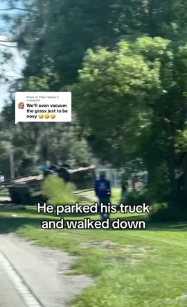 Replying to @Pelas Valdez The amount of tios pulling over and standing with their hands in their pockets had me dying 😭😭  #parati #porti #mexico🇲🇽 #🇲🇽 #fyp