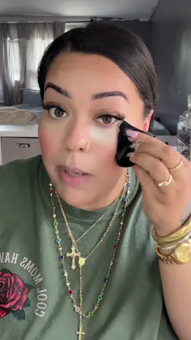 Smooth, soft-focus finish every time 💕  my fav setting powder @Beauty Bakerie Makeup #settingpowder #beautybakerie #powder #loosepowder #tiktokshopcreatorpicks 