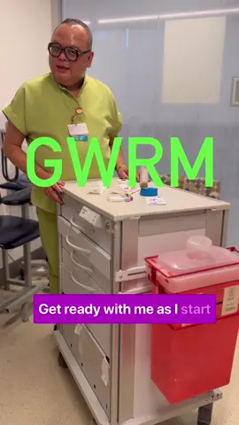 GWRM as I start an IV on a patient!!! SIZE MATTERS, IYKYK!!! #LIVEIncentiveProgram #GoLIVEGrowFast #PaidPartnership  @Garde-Malade use DADDYDAZOO for a 10% discount