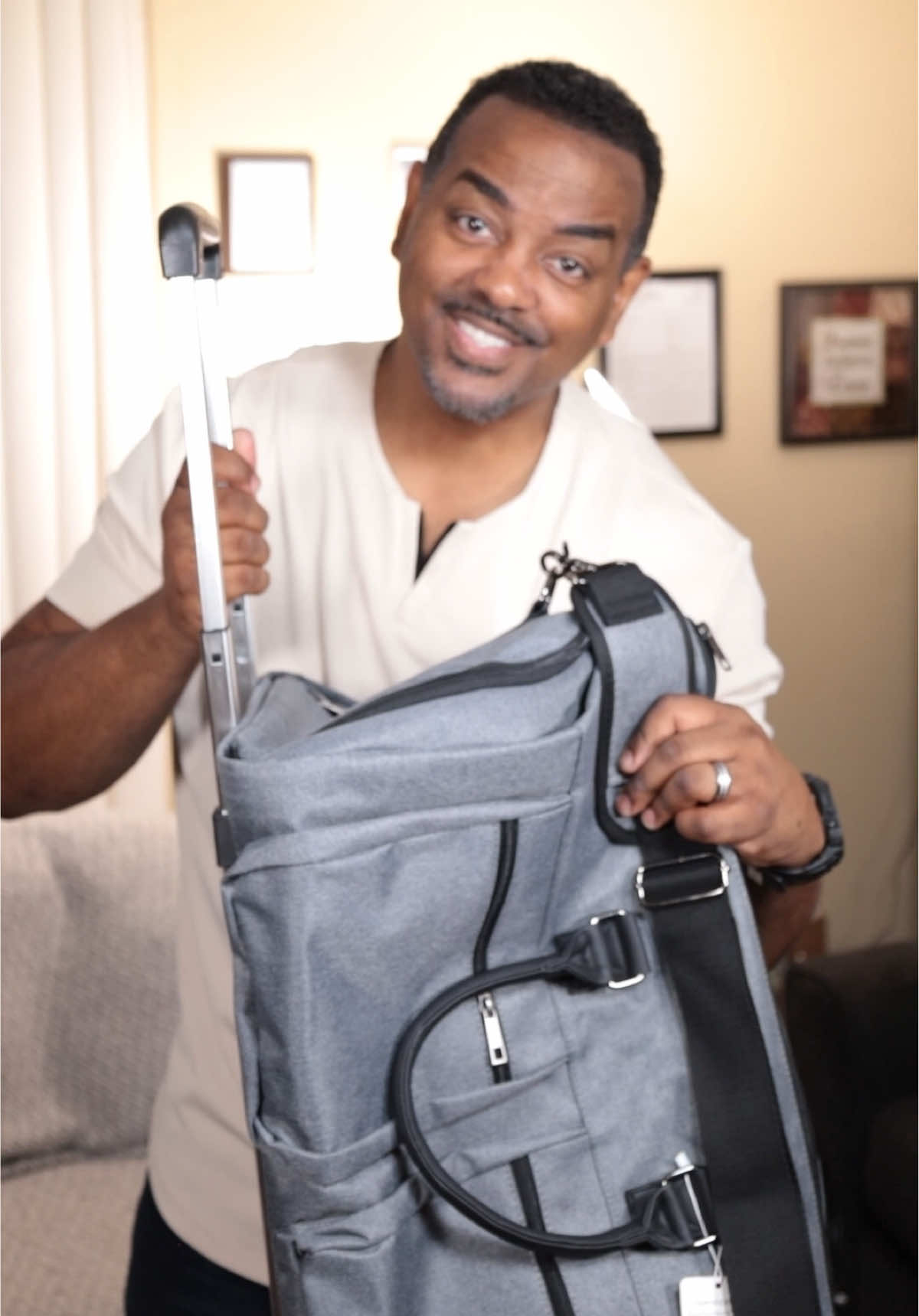 Traveling just got a whole lot easier ✈️🧳 This SEYFOCNIA Convertible Garment Duffle is designed for people who need style, space, and convenience all in one. Use it as a weekender bag, roll it with detachable wheels, or lay it flat to keep your clothes wrinkle-free. ✔️ Multiple pockets for passport, shoes & essentials ✔️ Waterproof fabric + strong zippers ✔️ Converts from duffle to rolling garment bag ✔️ Comfortable handles & detachable rollers Perfect for business trips, weekend getaways, or back-to-school dorm travel. #SEYFOCNIA #TravelBag #TikTokShopCreatorpicks #BackToSchool #CarryOnLuggage  