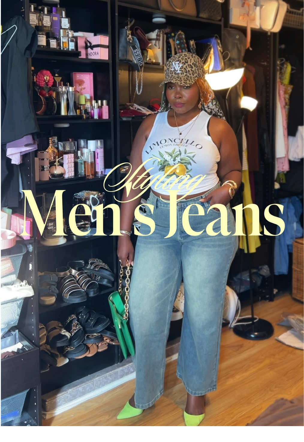 These were supposed to be oversized jeans for my brother 😂😂… #plussizejeans #plussizefashion #fashiontiktok #curvyfashion #amapianovibes 