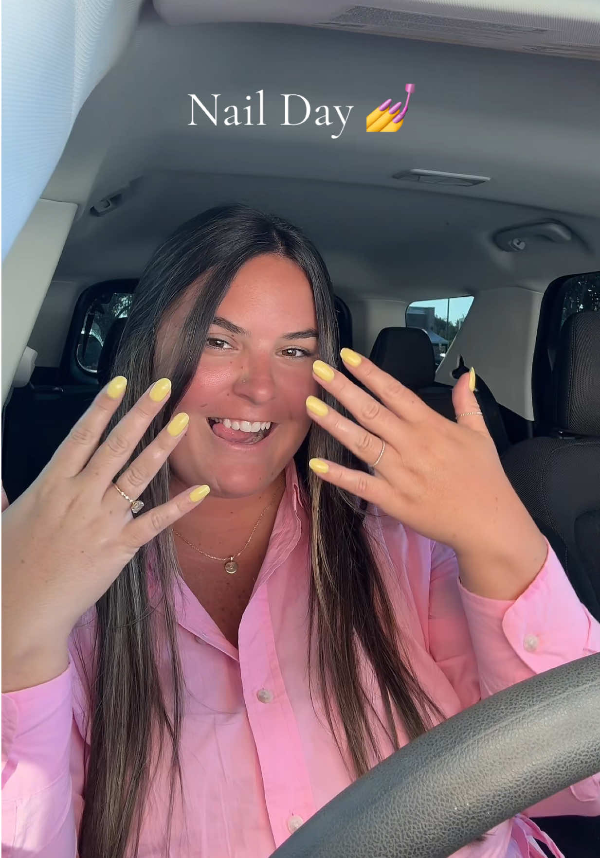 It giving I’m not ready for summer to end 💛🌼🍋✨ #augustnails #summernailinspo #summernails #yellownails 