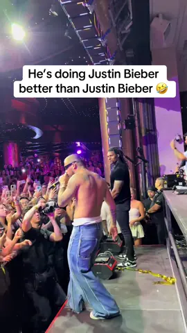 Bro had the whole crowd fooled 🤣 #justinbieber #lasvegas #fake 