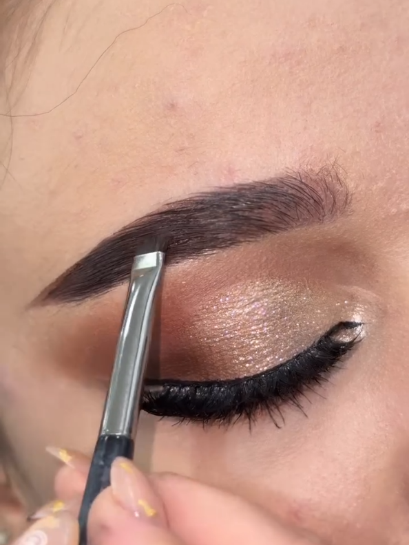 #makeuptutorials #eyesmakeup #makeup #beauty #videoviral 