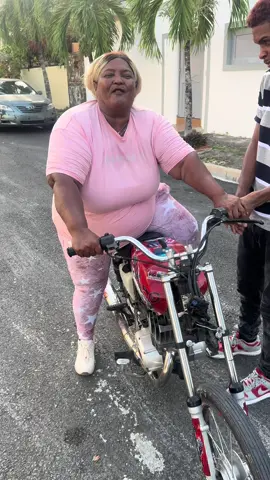 Anairi montando motor salió a 200 mil 😂😂😂 #tatuajerd  #viral_video  #viralreels  #para  #paratiiiiiiiiiiiiiiiiiiiiiiiiiiiiiii 
