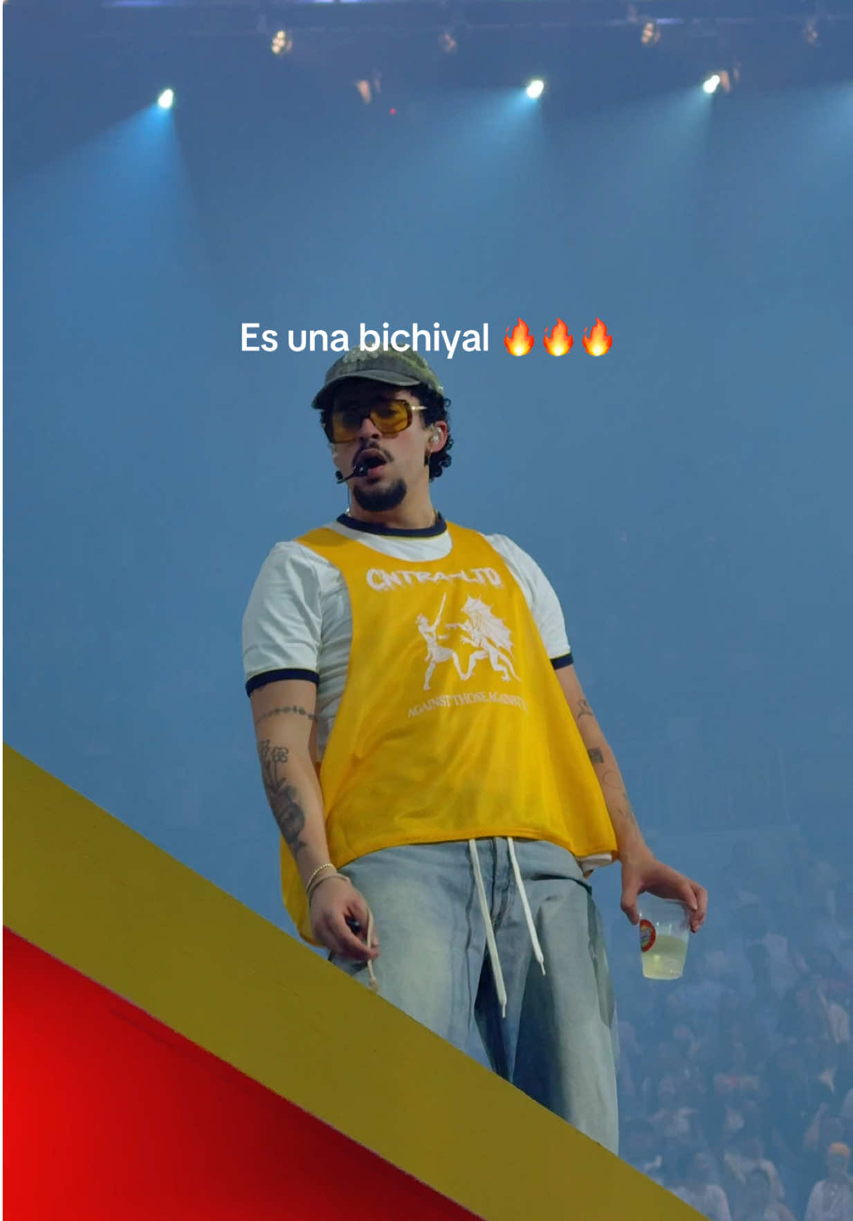 No sé como todavía no salía en un video 👏🏼🔥 @Bad Bunny #residenciabadbunny #puertorico #nomequieroirdeaqui #badbunny #badbunnypr 