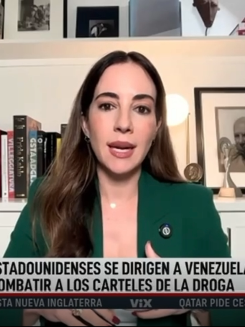 On Univision last night speaking about a possible U.S. military intervention in Venezuela.  Mucho se especula sobre una posible intervención militar de Estados Unidos en Venezuela. Les comparto mi lectura desde acá, como periodista y conferencista venezolana en EE.UU. Lo importante es llamar a este régimen por su nombre y hacerlo sin titubeos. Pero lo más valioso es escuchar de ustedes, de esta comunidad que está allá, para seguir manteniendo el tema de nuestro país sobre el tapete. Gracias por viralizar el video de ayer —ese impulso hizo que me llamaran para estar de nuevo en el noticiero Univision. Eso lo lograron ustedes. #news #venezuela #trump