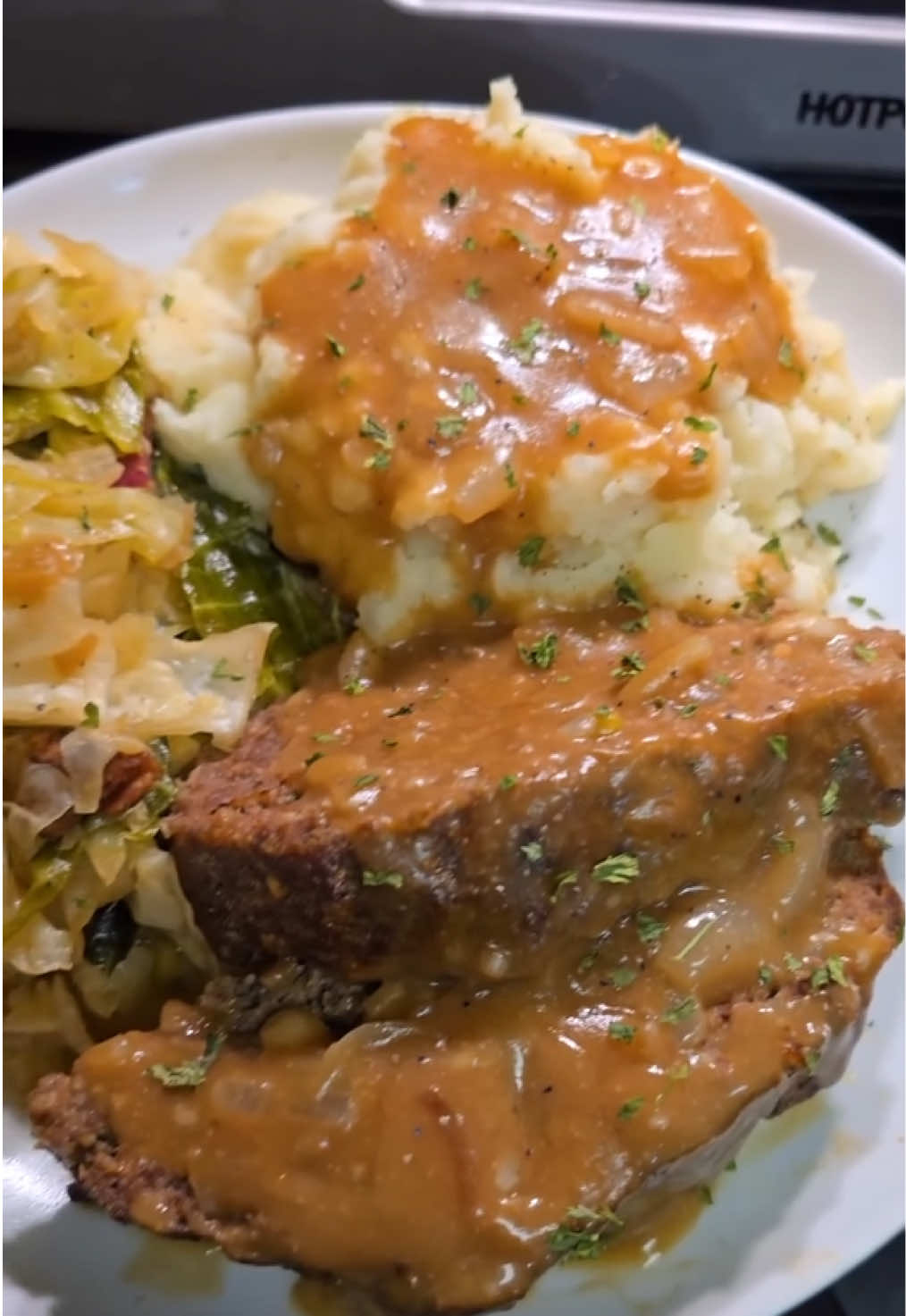 🚨Homemade Meatloaf Mashed Potatoes and cabbage LIKE FOLLOW COMMENT & SHARE ‼️ #fyp #explore #trending #food #tiktokfollowers💪🏾💙thanku 