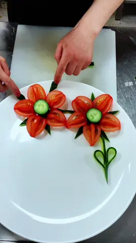 番茄花🌸一看就会哦！ #创意摆盘 #果蔬造型 #摆盘技巧