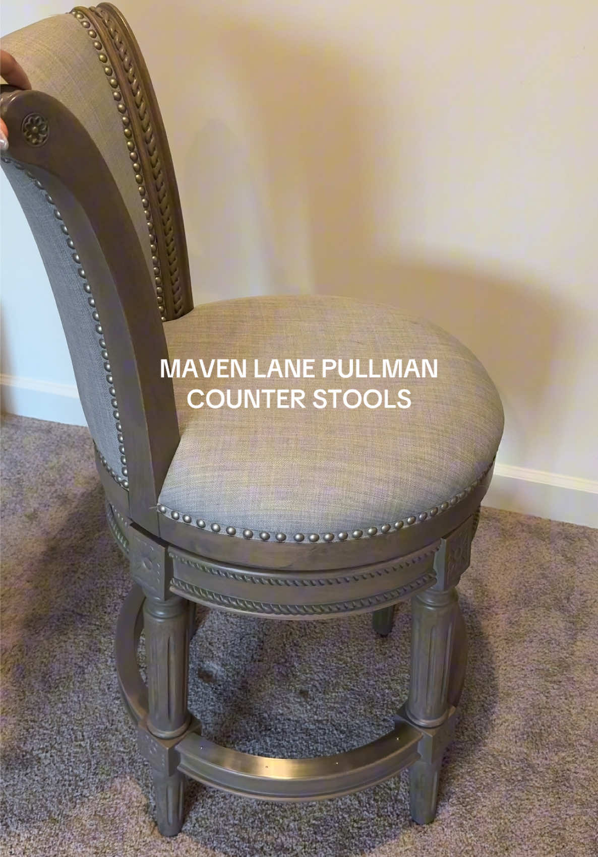 Gorgeous Counter Stools #homeinteriors #cozyhomedecor #pinterestaesthetic #homedecorideas 