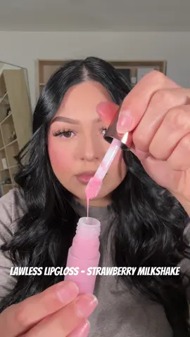 lip combos are always a must 💞 @Morphe Cosmetics Spiffy Lipliner  @maccosmetics FleshPot Lipstick  @LAWLESS Beauty lip gloss in Strawberry Milkshake 🍓 #lipliner #lipsticktutorial #liptutorial #lipglosses #lipcombotutorial 