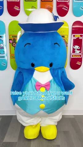 Did someone say chitten wings? 🍗 #sanrio #tuxedosam 