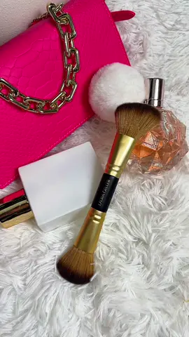Laura Geller Duo Bronzer Brush – Flawless Glow Made Easy ✨ #LauraGeller #BronzerBrush #MakeupTools #GlowUp #BeautyEssentials 
