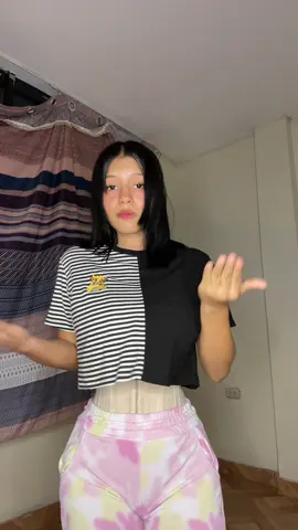 No me di cuenta que mi shor tenía un rotito atrás xd 