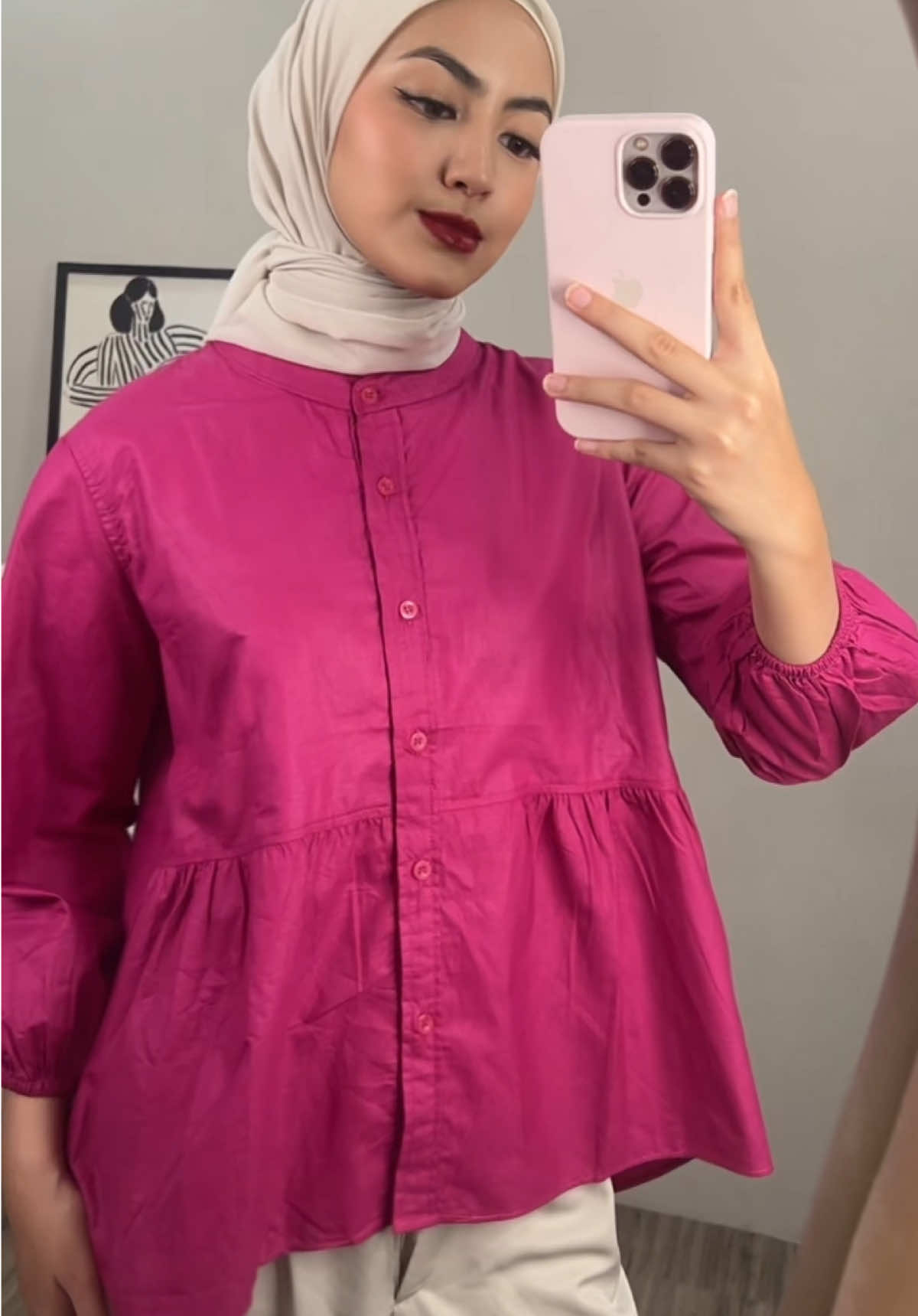 Si fuschia yang bisa bikin kulit keliatan cerah🩷 #kenakankataluna #kemejawanita #kemeja50ribuan #kemejamurah #kemejafuschia 