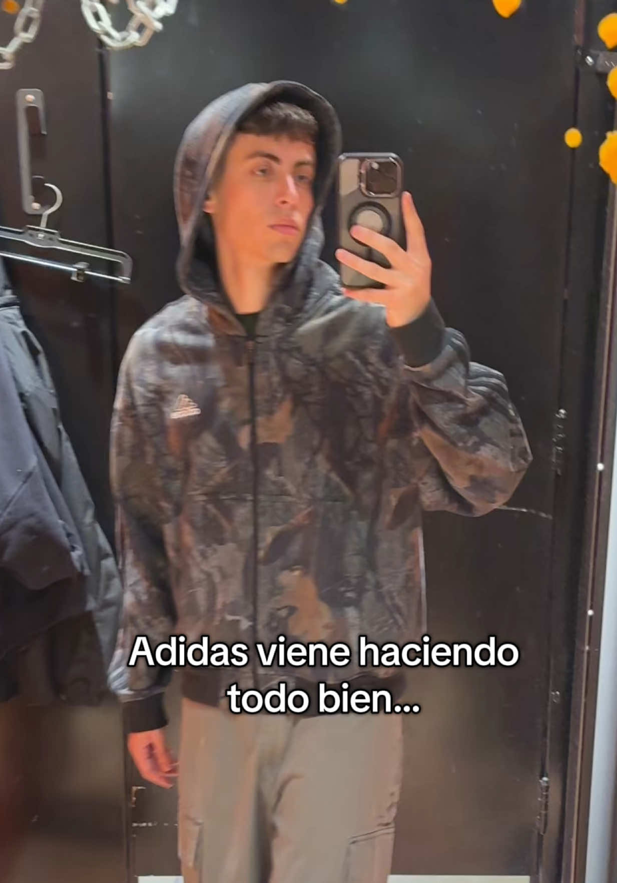 @adidas te amo ¿Les gusta la ropa que viene trayendo adidas al pais? Fui al @GRID de unicenter para comprobarlo #ropa #adidas #denim #realtree #moda 