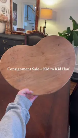 Obviously I went thrifting when my husband kicked me out of the house on Saturday to decorate for my birthday dinner 😝 #thrifthaul #thrifting #thriftfinds #vintage #vintagehomedecor #collectedhome #kidtokid #consignmentfinds #backtoschool #backtoschoolhaul 