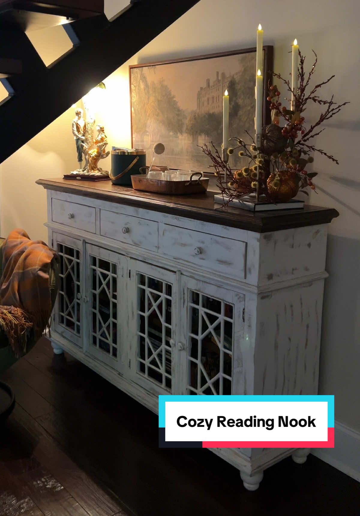 Making everything cozy for the coming months. #FallDecor #FallInspo #FallDecorations #cozyreadingnook 