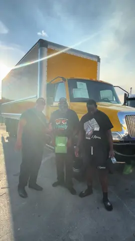 🚚✨ Another happy delivery! Big thanks to Pop & Ronnie from RTB Trucking for trusting us with their International Box Truck. Wishing you many safe miles and successful hauls ahead! 🙌 🚚✨ ¡Otra entrega feliz! Muchas gracias a Pop & Ronnie de RTB Trucking por confiar en nosotros para su International Box Truck. ¡Les deseamos muchos kilómetros seguros y cargamentos exitosos! 🙌 #boxtruck #boxtrucklife #boxtruckbusiness #boxtrucks #nocdlrequired 
