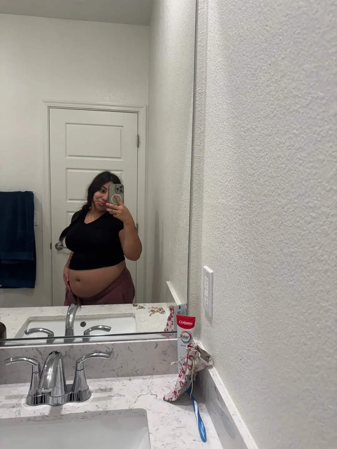 officially in my 3rd trimester no matter the stretch marks everything that has to do with you is the best thing ever🥹🩷#fyp #teenmom #fypシ゚viral #relatable #foryoupage 