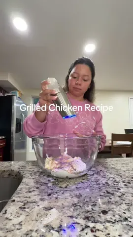 Did you know you can make grilled chicken this way? 😋😏 #grilledchickenrecipe #EasyRecipe #cookwithme #sahmlife #momlife 