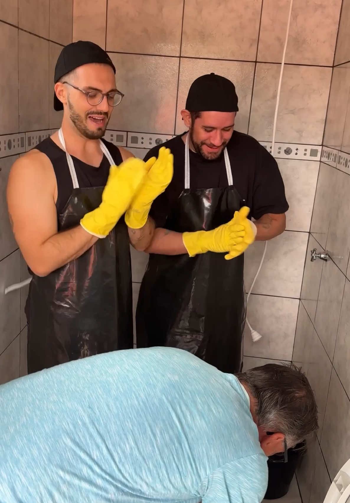 nosso problema com o vaso sanitário foi resolvido com apenas R$17,00 e um pai! 🤭 #Vlog #chacara #rotina 
