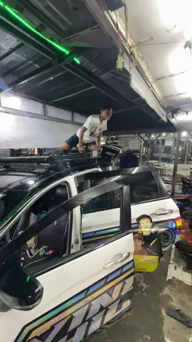 Kepanikan semalem saat test corong tiba tiba gempa😁😁😁, yg tuning corong sampe clingak clinguk diatas mobil @JUNIOR VARIASI 🤣🤣🤣 #vinohilmi #xpanderbasuri #tmi #teloletmaniaindonesia #basurihorn 