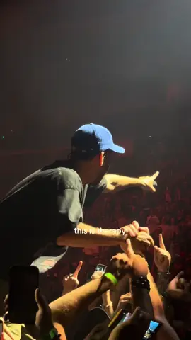 An insane night #linkinpark #pittsburgh #ppgpaintsarena #mikeshinoda 