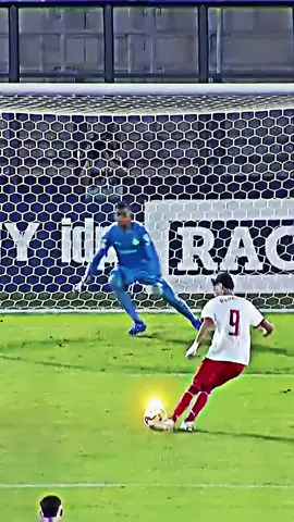 CAVADINHA DE RESPEITO! 🔥⚽️ Na final do Brasileirão Sub-20, Yuri Leles abriu o placar para o Bragantino com um golaço de pênalti, batendo com categoria e muita ousadia contra o Palmeiras. O duelo terminou empatado e a decisão ficou para o segundo jogo! 👀👏 *Contém legenda automática  #BrasileiraoSub20NoSportv #Palmeiras #Bragantino #FutebolBrasileiro