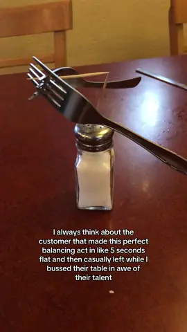 This still doesn’t make sense to me  #magic #howdoesthiswork #balance #serverlife 
