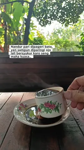 pagi sedulur..  jangan lupa ngopi..  #kopiangkringanjoss #kopihitam #storywa #kopiestetik #ngopipagi 