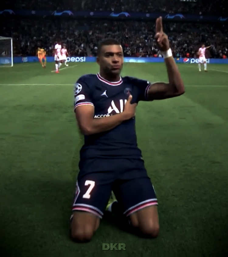 Knee slides #knee #slides #celebration #football 