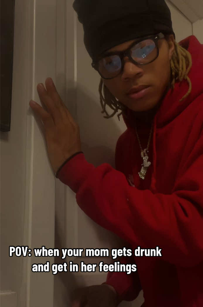 anybody else mom gets drunk and start singing how people did her 😂😂😂😂😂.... #pov #fyp #relatable #mom #foryoupage 