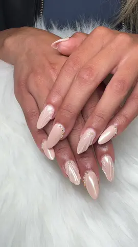 Baby pink chrome, seashell design @Woodhaven NAILS&SPA 🩷