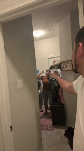 I’m just playin 😏 but wash my clothes and I want heavy starch alv 😎🤣 #elcacasychickenlittle #fyp #couplegoals #comedy #relationshipgoals @Deni Gmz 