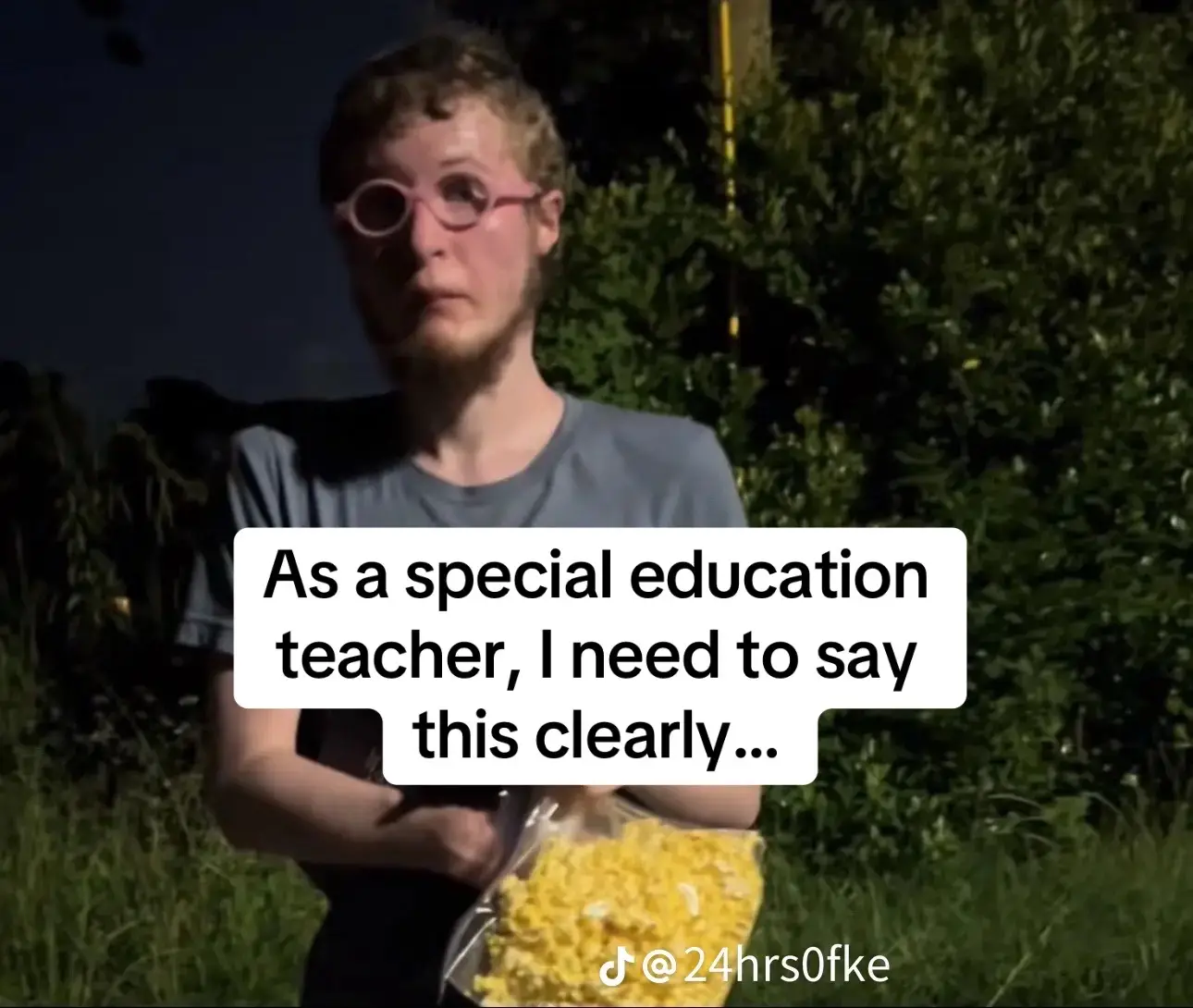 I cried so hard watching this video, as a mom and a teacher that broke my heart. #autismawareness #autismacceptance  #teachers #teacherlifestyle #teachertips #spedteacher #spededucador #educatorsquad #educatorsoftiktok #edutokmotivation #lifeofteacher #teacherlife #teacherfits #EduTok #elementaryteacher #inclusion #selfcontainedteacher #selfcontainedclassroom #sensory #advocate #teacherfyp #austistickidleftparkinginlot 