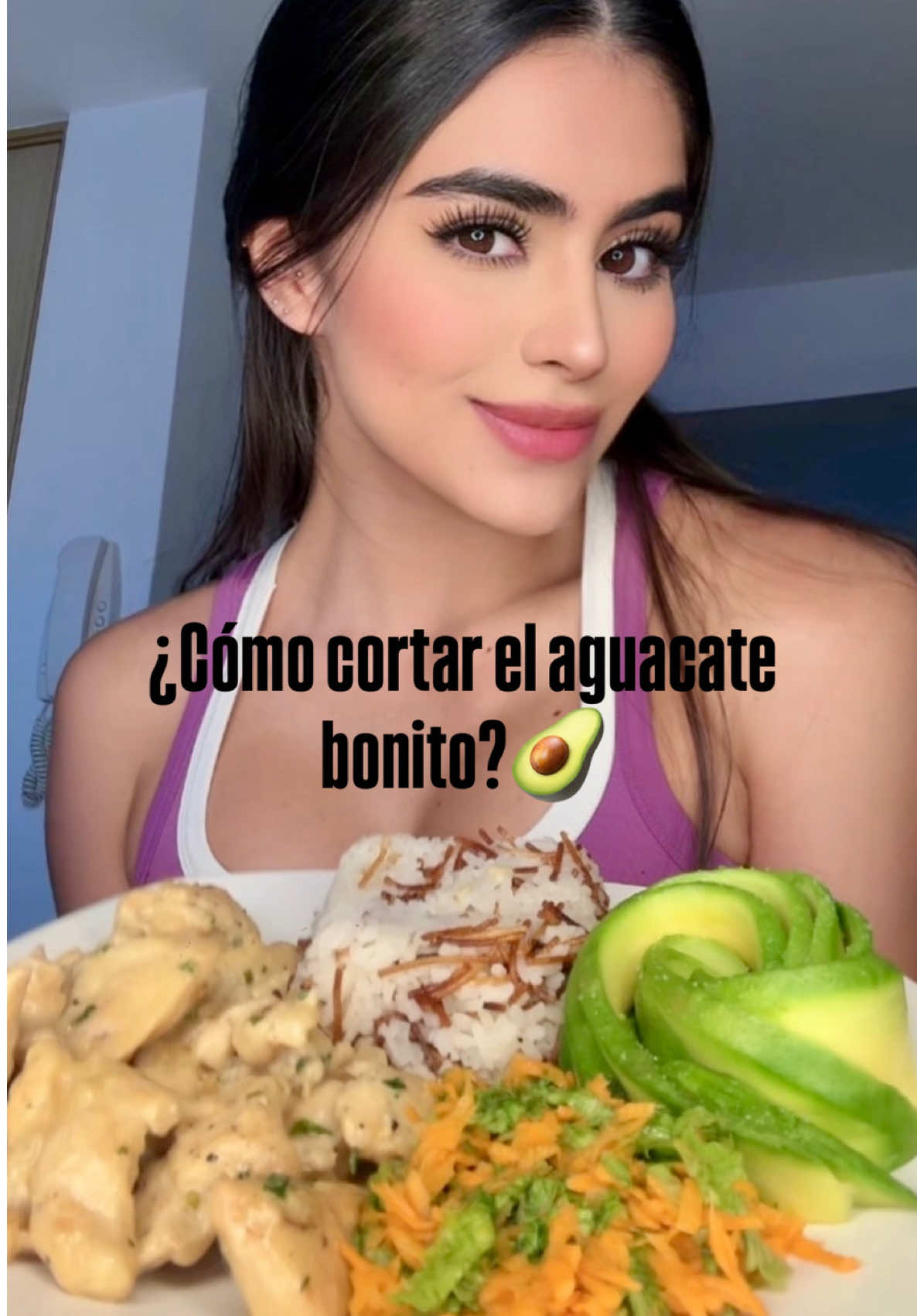 Cómo cortar Aguacate bonito😍 en forma de rosa 🥑 ig: @valeriagiraldotoro #recetas #FoodTok #fypシ #aguacate #avocado 