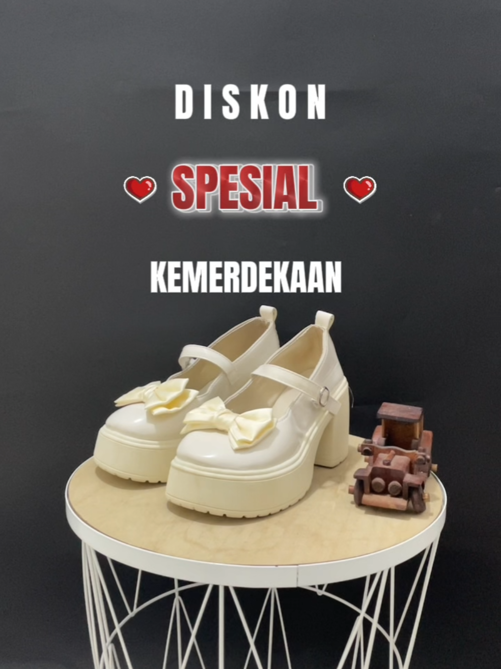 lomba 17 Agustus pakai sepatu ini bebas gerak, nyaman gerak udah pasti menang!!  #sepatuwanita #dirgahayuindonesia #17agustus #promomerdeka #promomakanmerdeka 