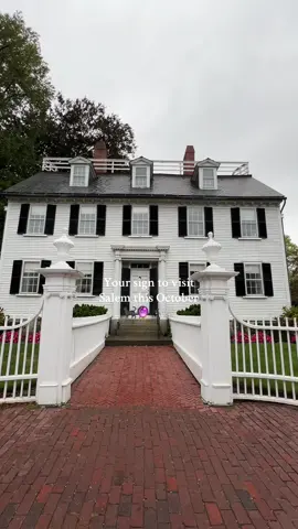 Salem in October >>> 🕷️🔮🎃 #salemmassachusetts #salem #salemtiktok #halloweentok 