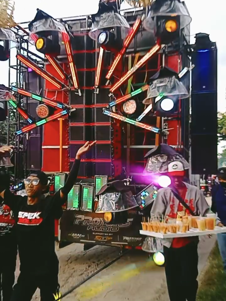 suangar🔥@protons_music @spek.community #karnavalsoundsystem #soundviral #desakedungwaru #soundhoregjawatimur 