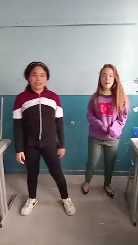 com amiga #dancinhasdotiktok #dancinhas #shortsvideo #fyp #viraltiktok 