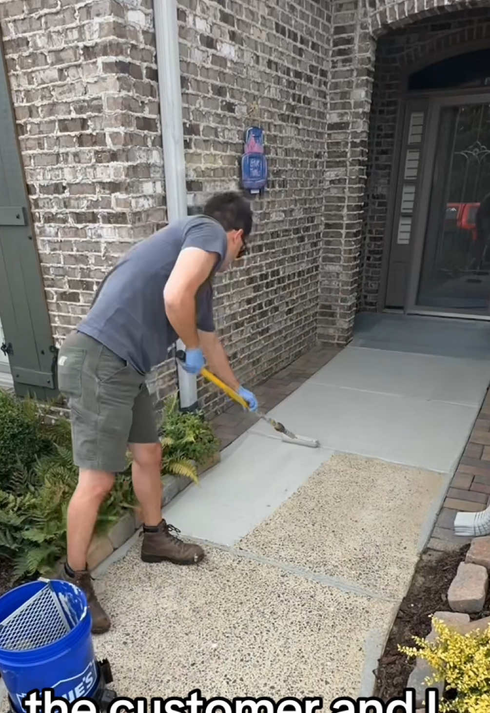 This Customer Asked For A Discount #pressurewashing #pressurewashingbusiness #pressurewashingtipsforbeginners #stainconcrete #concretesealer 