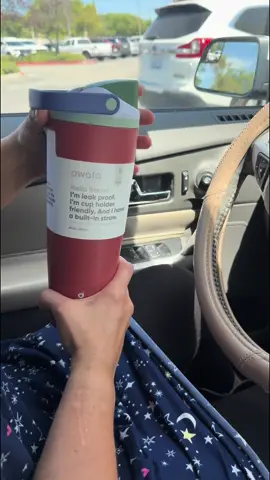 Me llegó un modelo con agarradera en la tapa,guardan muy bien  los líquidos fríos ❄️❄️❄️❄️ #owala #waterbottle #fresh 