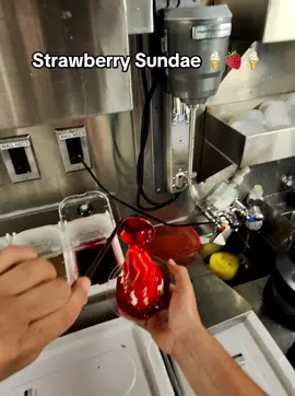 Nothing says summer like a strawberry sundae 🍓🍦✨ #mistersoftee #icecream #strawberry #strawberrysundae #pa 