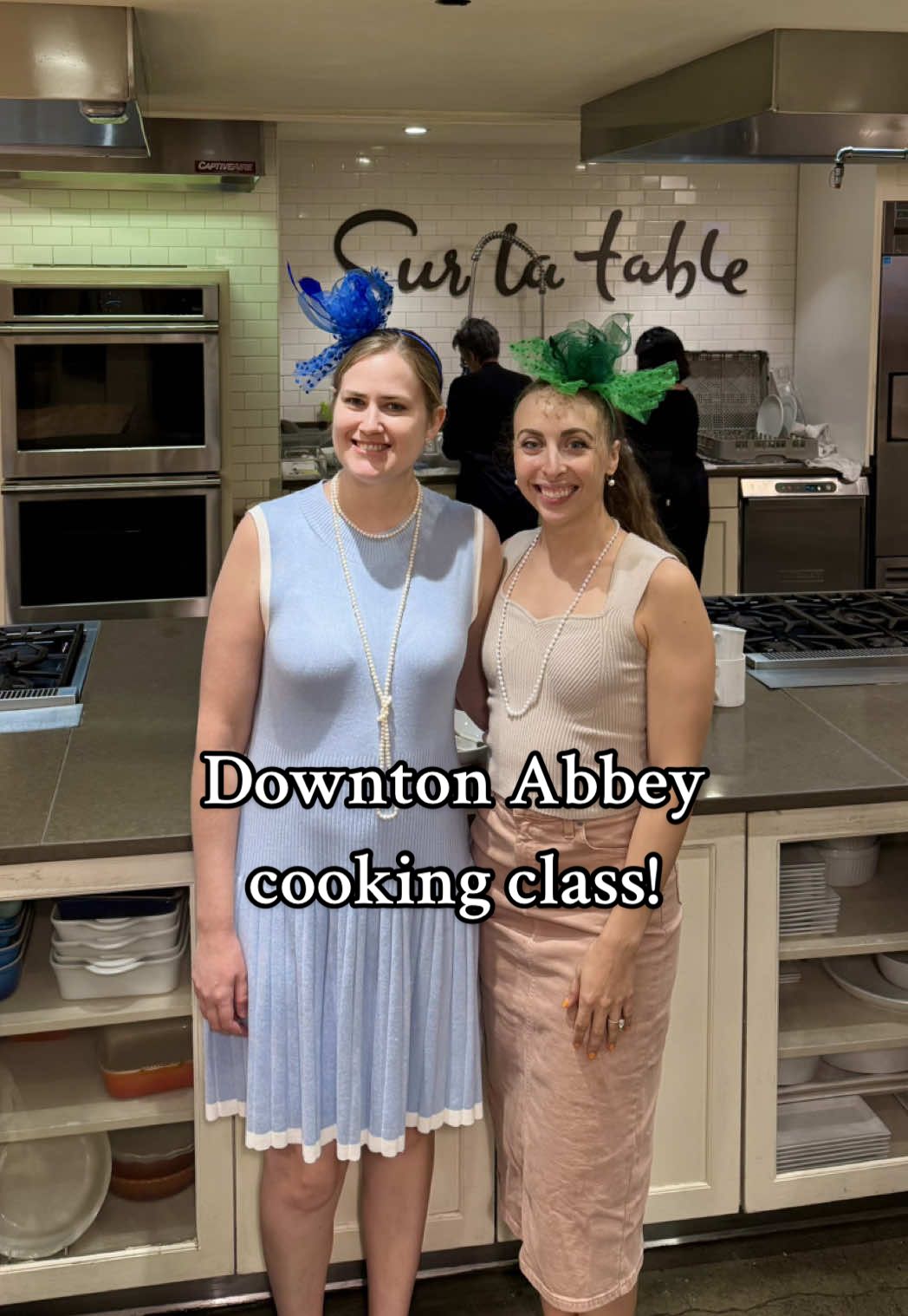 This themed @Sur La Table cooking classes is a MUST for my fellow @downtonabbeyofficial fans! 🏰🍽️ “Dine Like a Crawley” starts September 10 in 55 nationwide locations but you can book now online👩🏼‍🍳 Don’t miss the new film from @focusfeatures in theaters September 12 🎬 #DowntonAbbey #MakeMore #SipbySip #RepublicOfTea #SurLaTable  