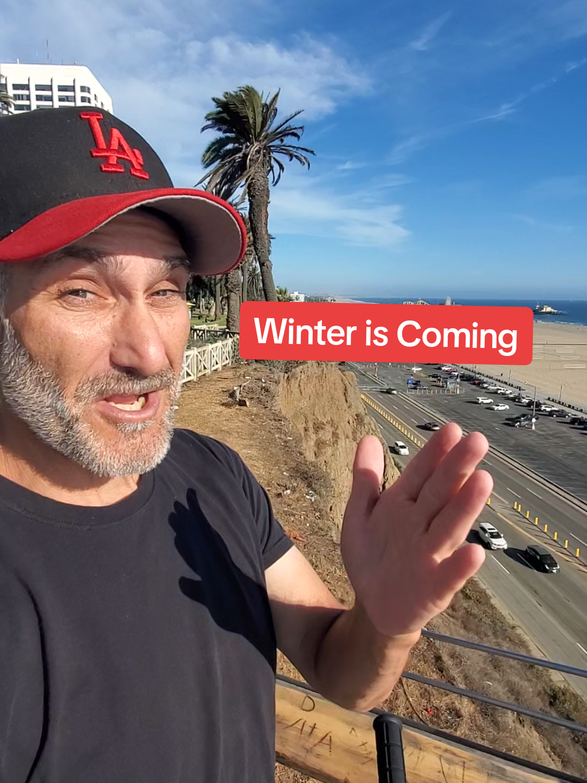 The East Coast is bracing for another brutally cold winter with snow & weeks without the sun. All they have to do is book a trip to LA #winter #weather #eastcoast #NY #newengland 