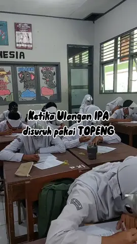 Anak-anak ulangan pakai topeng… gurunya juga pakai topeng kesabaran 😌🎭 #fyp #fyppppppppppppppppppppppp #ulangan #topeng 
