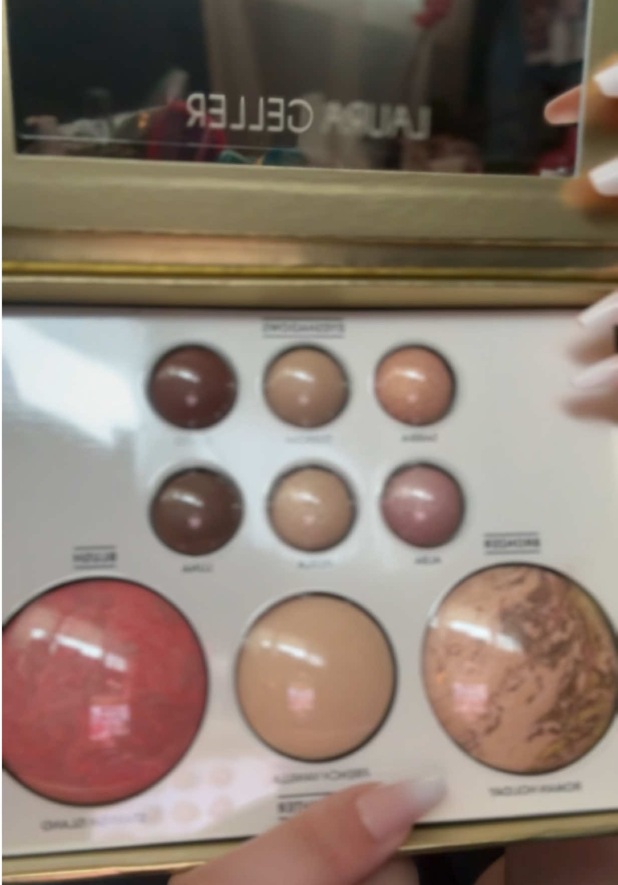 the best makeup bundle i’ve ever seen💁🏼‍♀️👀😍 @Laura Geller Beauty #laurageller #bakedstarterkit #eyeshadowpalette #fullfacemakeup #makeupkit 