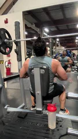 “PRESS MILITAR CON BARRA” GyM” 