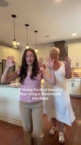 HAHAH I’m crying #realtor 